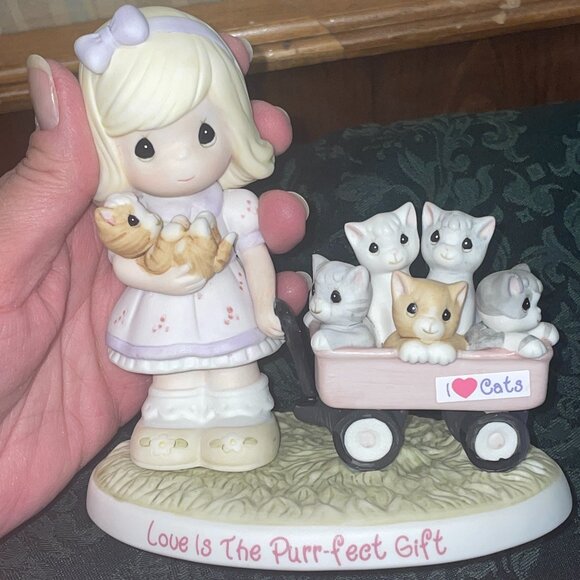 Precious Moments "Love Is The Purr-fect Gift" Figurine - Picture 6 of 7
